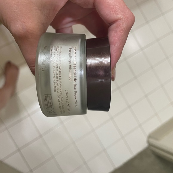 Ahava moisturizer - Picture 4 of 4